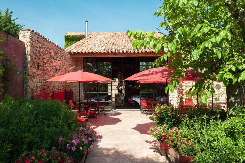 Chateau & Village Castigno - Wine & Hotel Narbonne