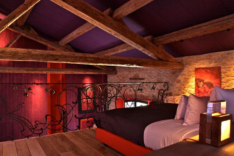 Chateau & Village Castigno - Wine & Hotel Narbonne